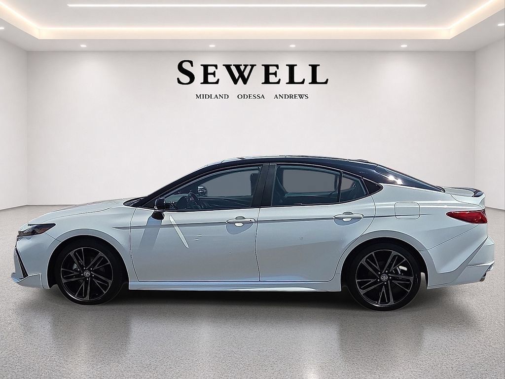 Used 2025 Toyota Camry Hybrid FWD image 2