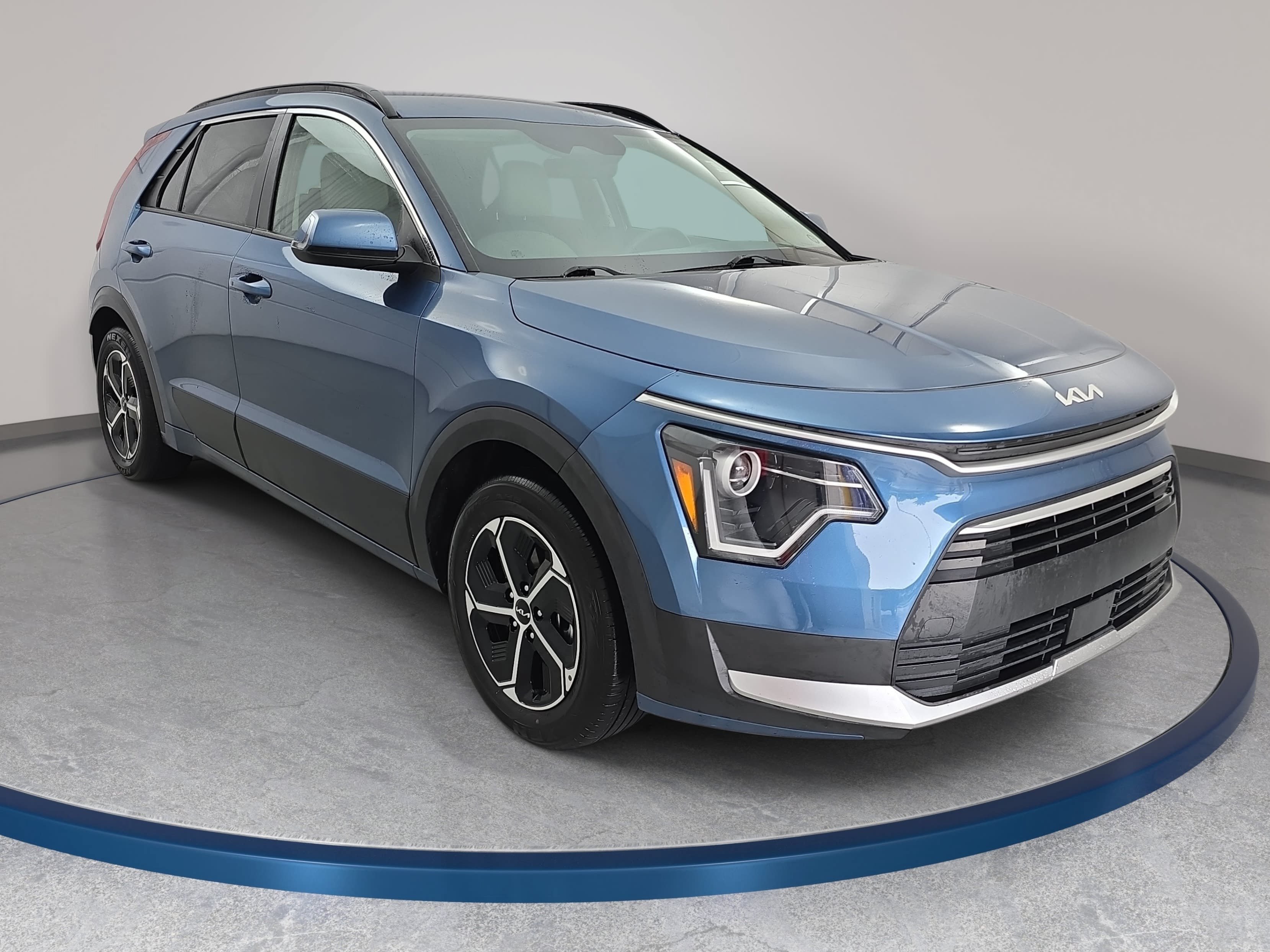 Used 2023 Kia Niro EX FWD image 3