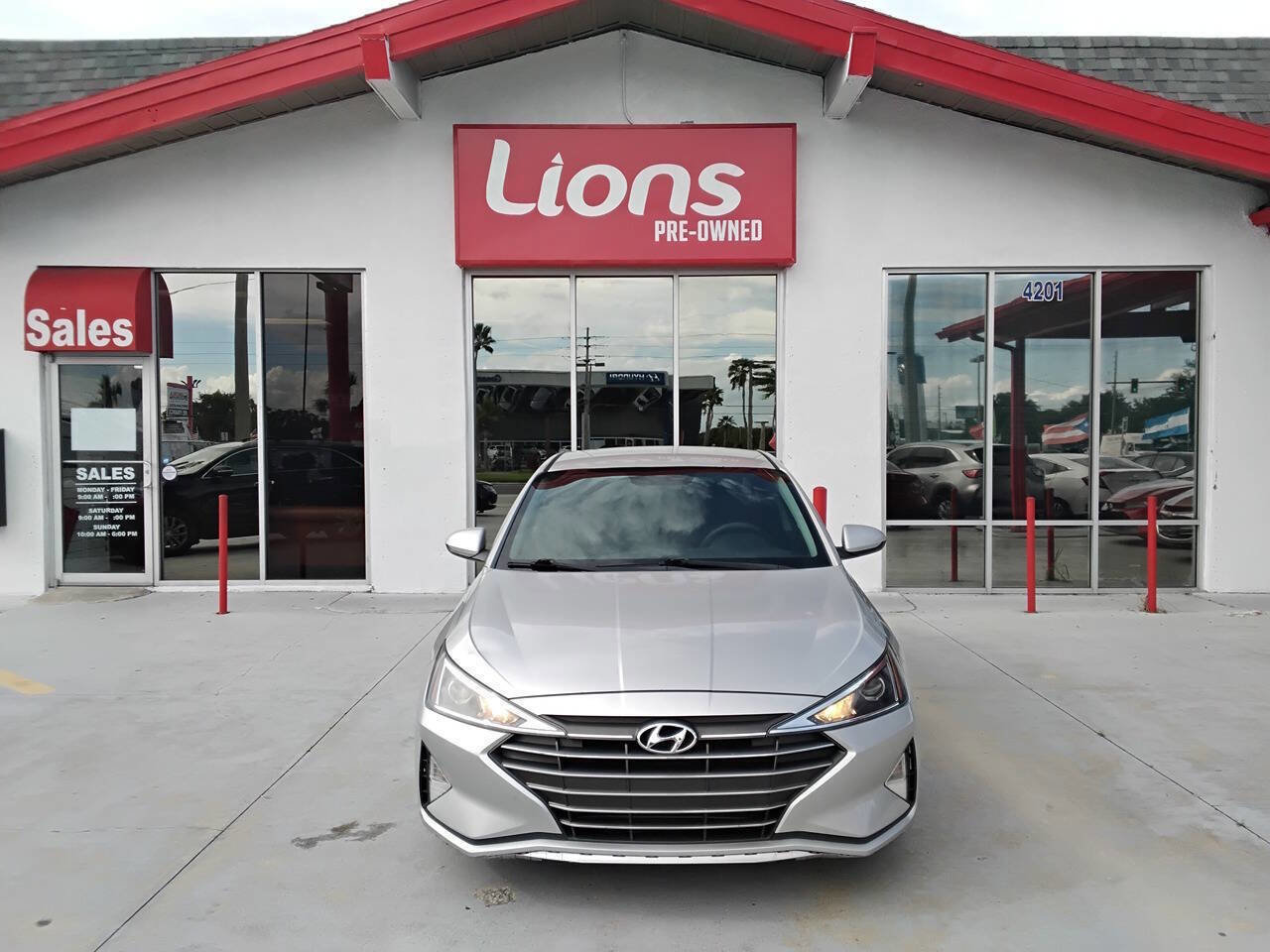 Used 2019 Hyundai Elantra SE w/ Cargo Package FWD image 1