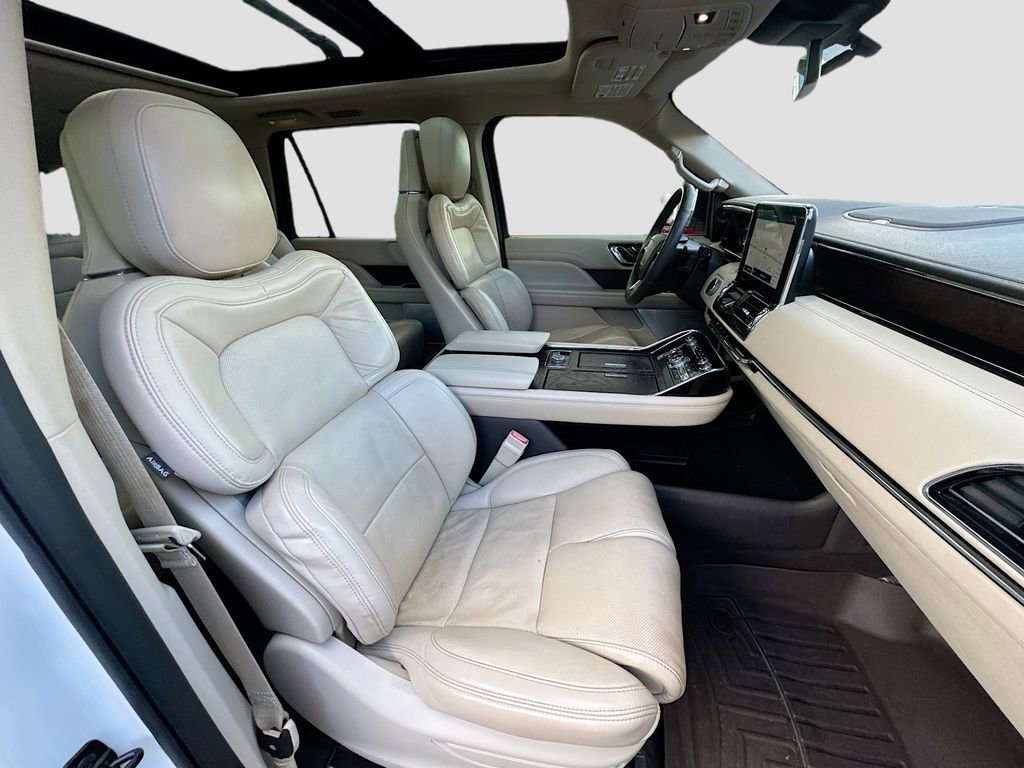 Used 2020 Lincoln Navigator L Reserve w/ Luxury Package image 30