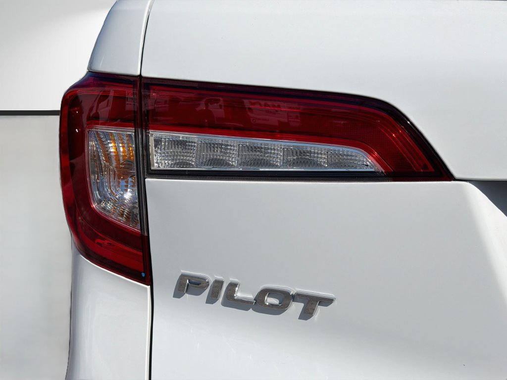 Used 2021 Honda Pilot Touring image 10
