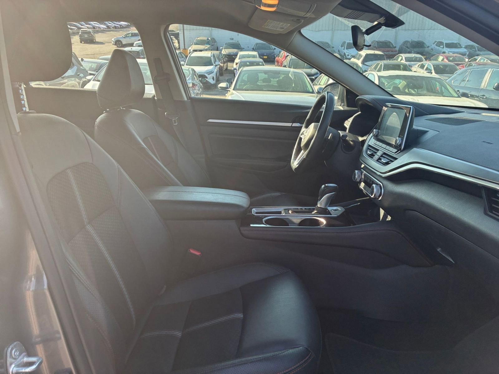 Used 2025 Nissan Altima 2.5 SR FWD image 31