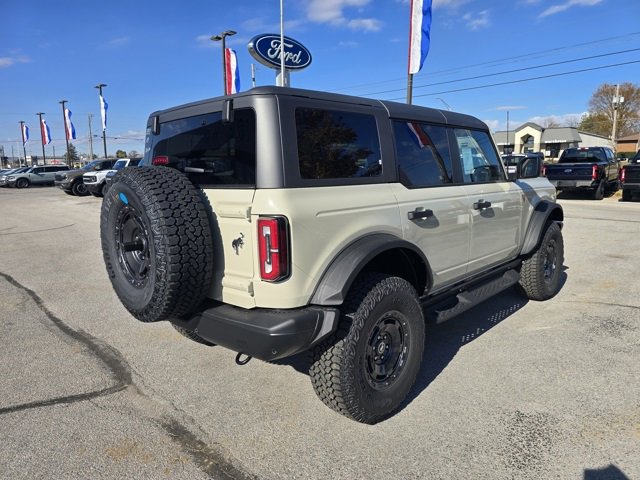 New 2025 Ford Bronco Badlands w/ Sasquatch Package image 3