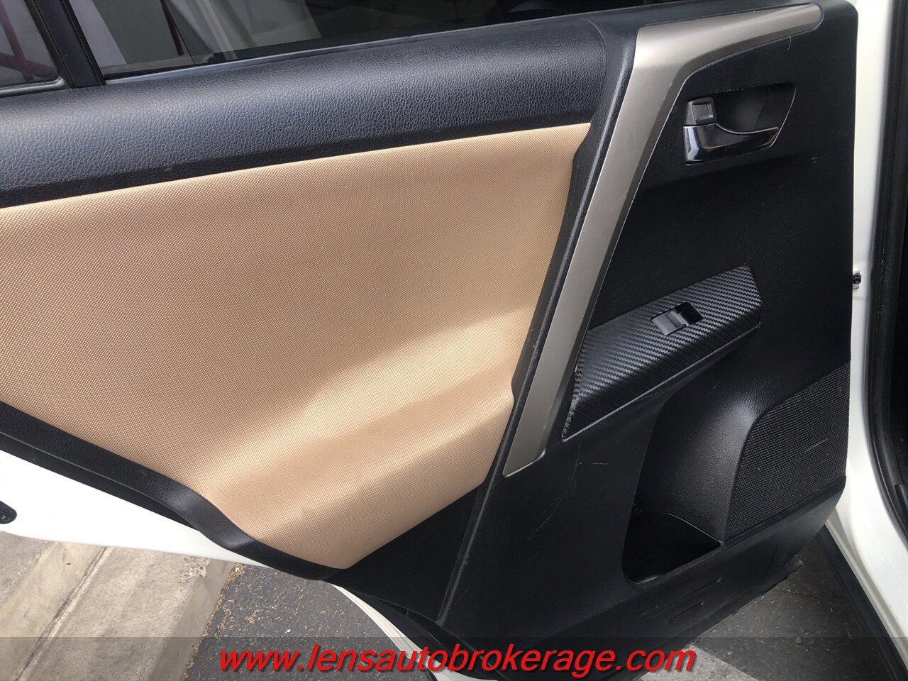 Used 2015 Toyota RAV4 XLE FWD image 17