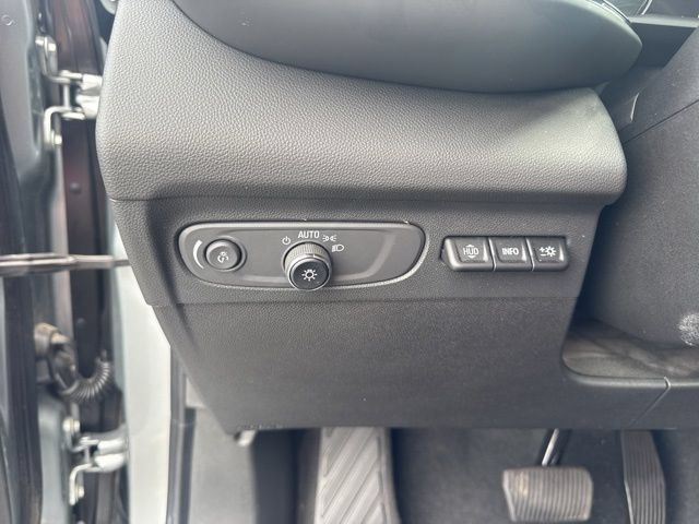 Used 2023 Buick Envision Avenir AWD/4WD image 16