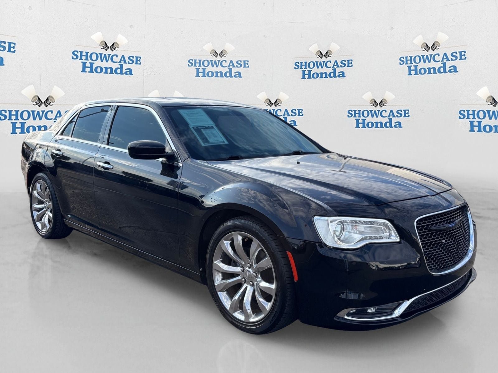 Used 2020 Chrysler 300 Limited RWD image 10