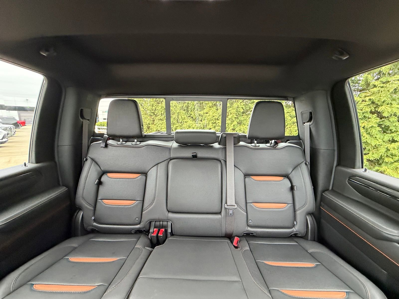 Used 2024 GMC Sierra 2500 AT4 w/ AT4 Premium Plus Package image 3