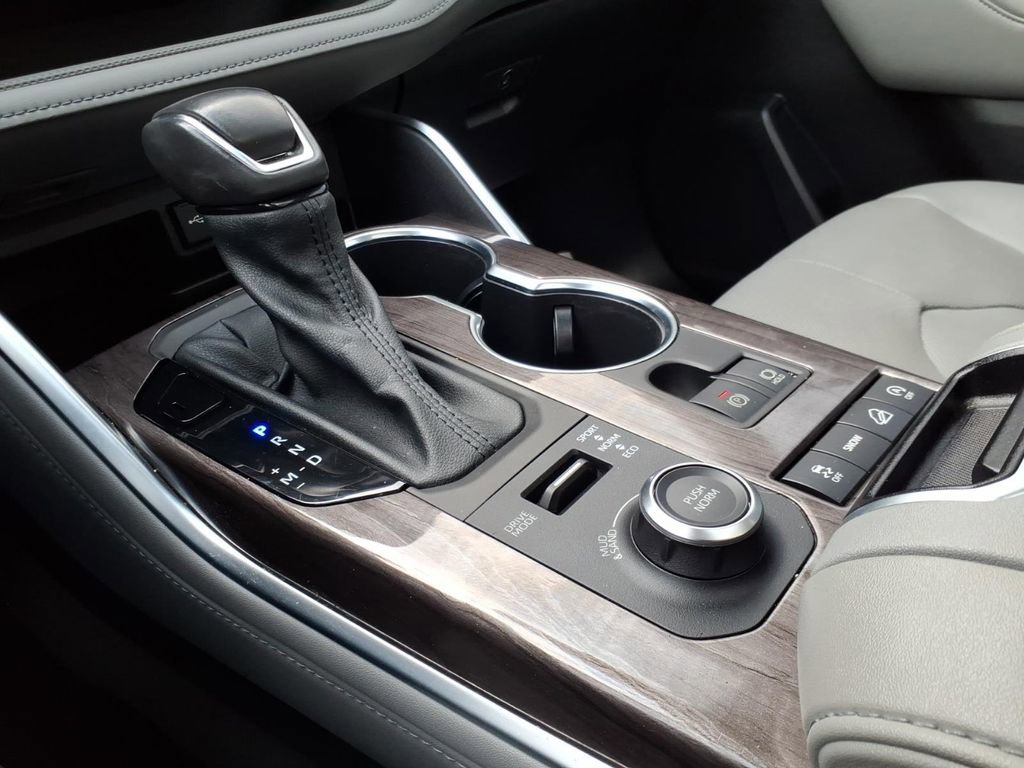 Used 2021 Toyota Highlander Platinum image 23