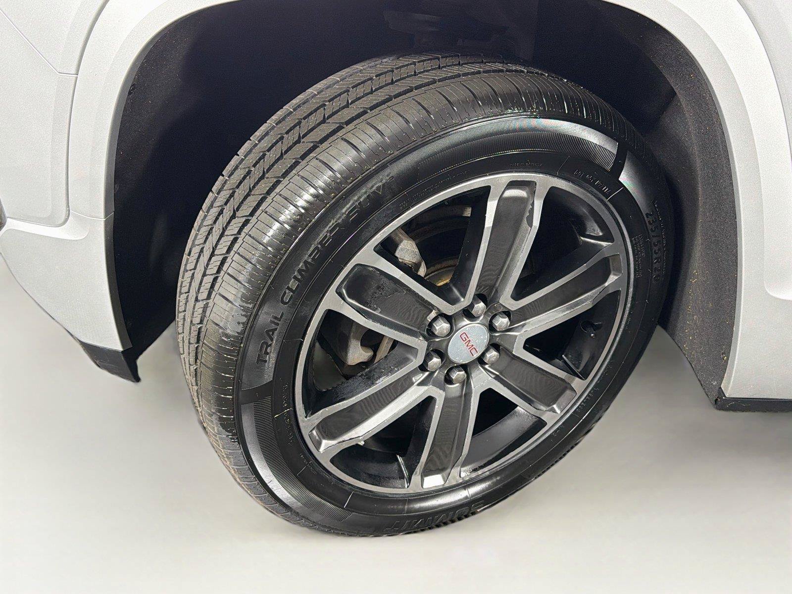 Used 2017 GMC Acadia Denali w/ Technology Package FWD image 38