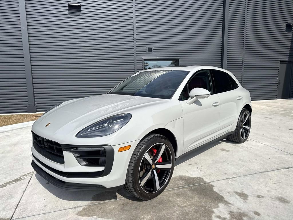 Certified 2025 Porsche Macan S image 1