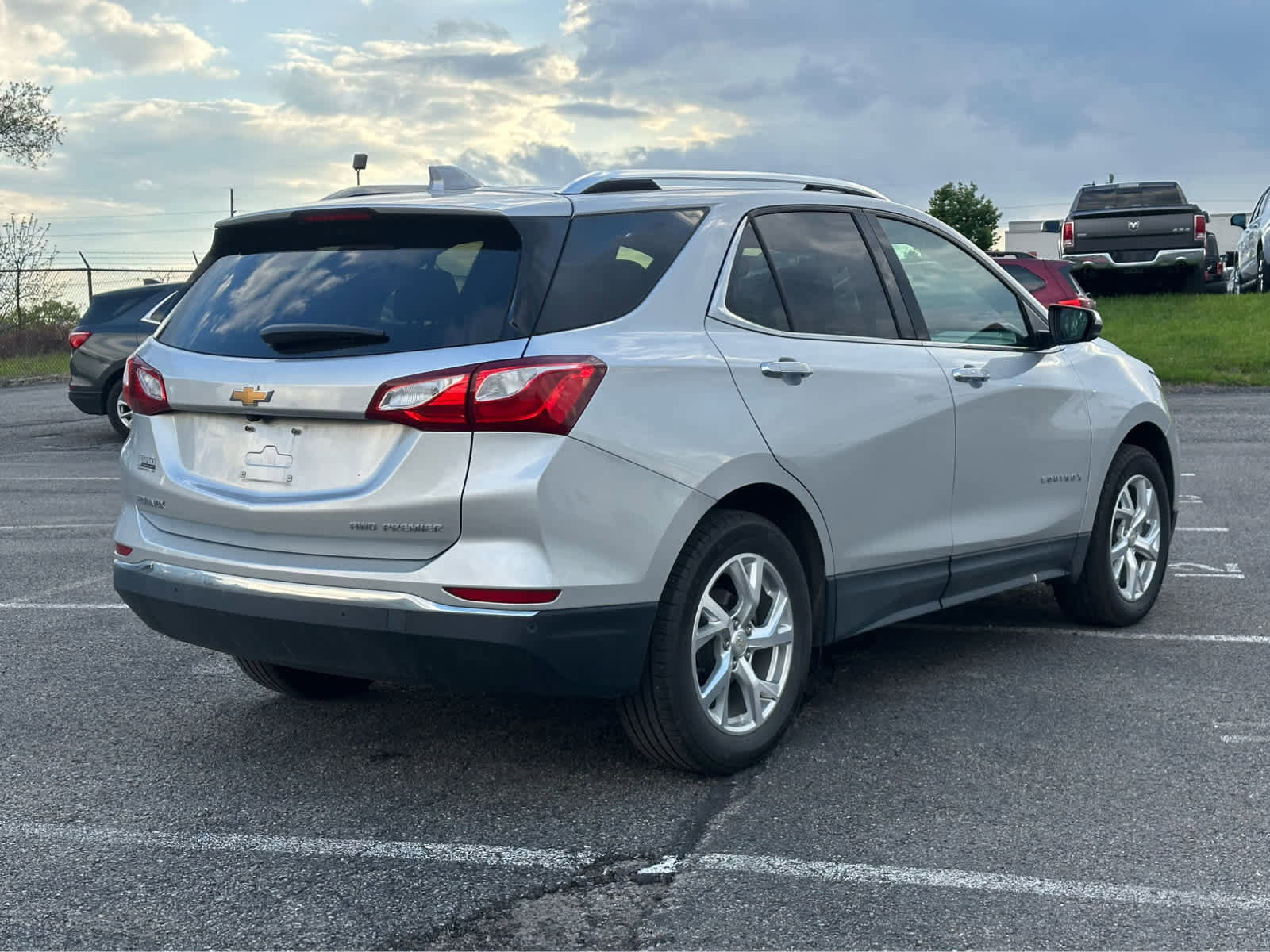 Used 2021 Chevrolet Equinox Premier AWD/4WD image 7