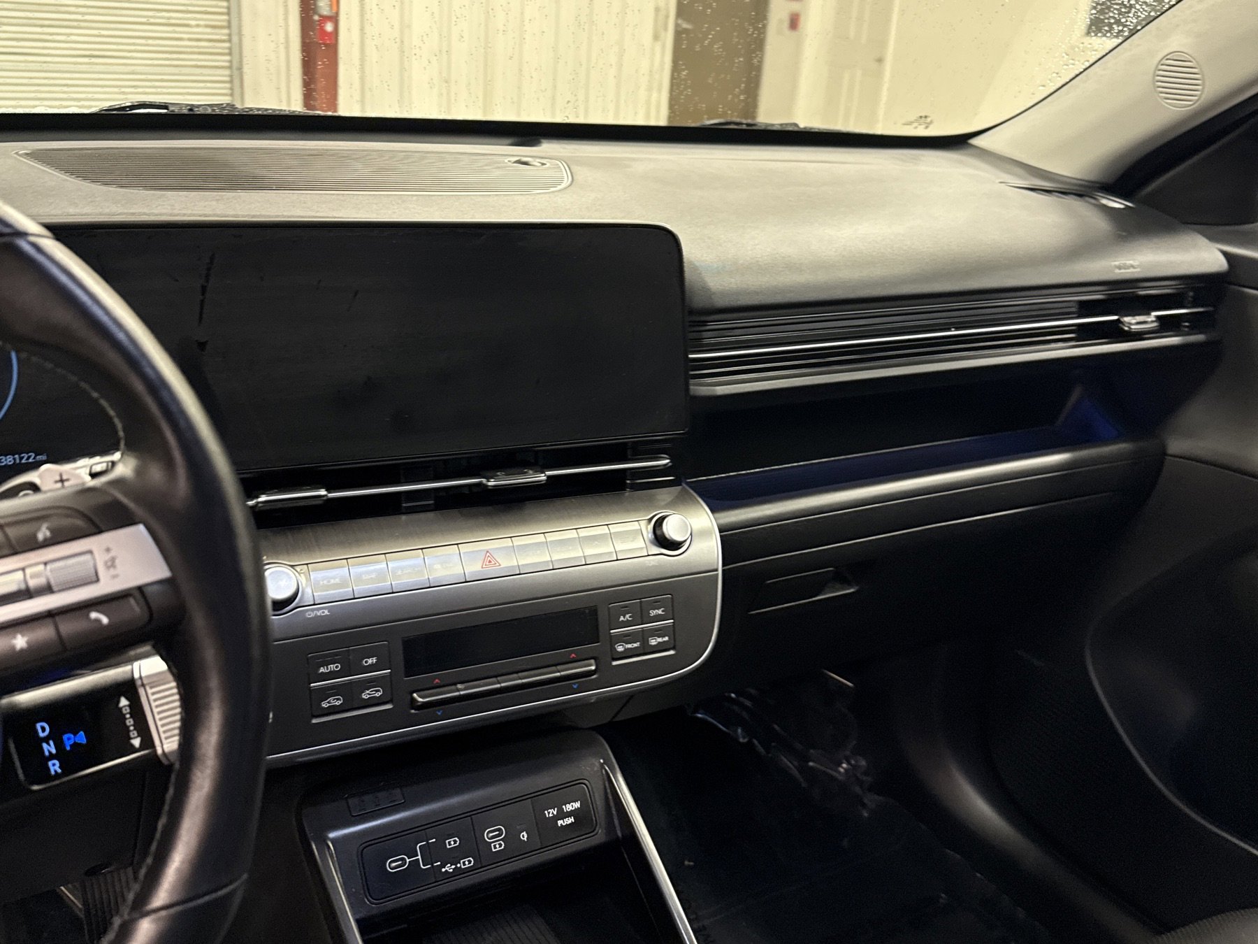 Used 2024 Hyundai Kona Limited image 8