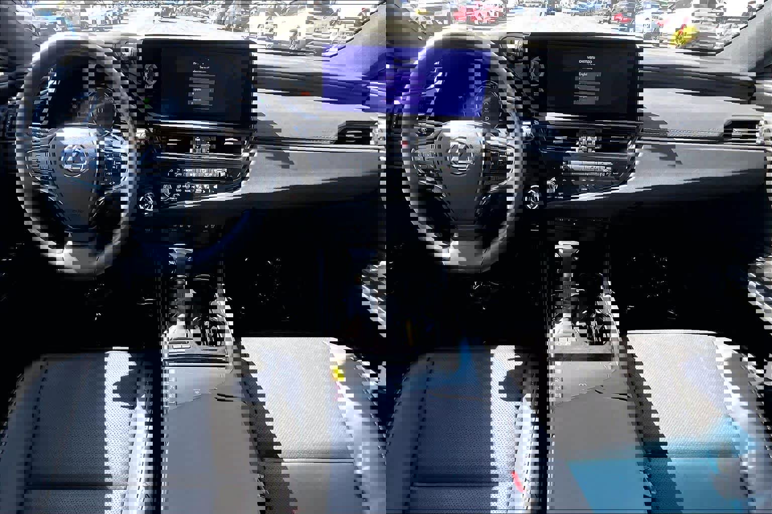 Used 2025 Lexus ES 300h F Sport w/ Accessory Package (Z1) image 16