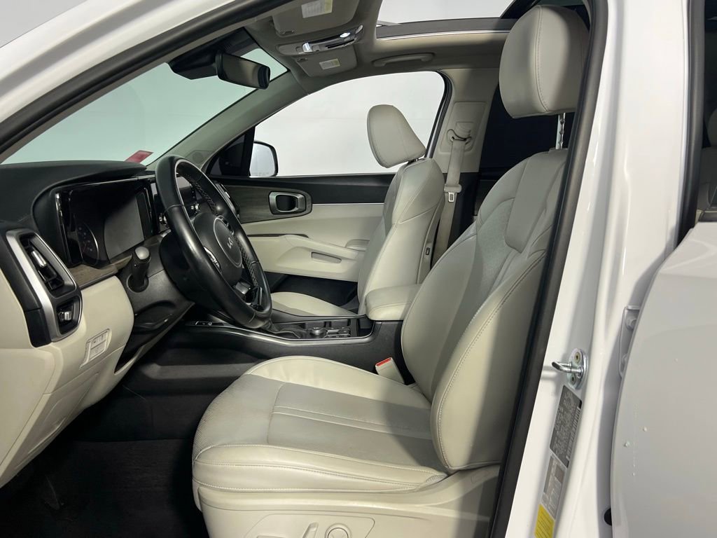 Used 2023 Kia Sorento EX w/ Panoramic Sunroof Package image 22