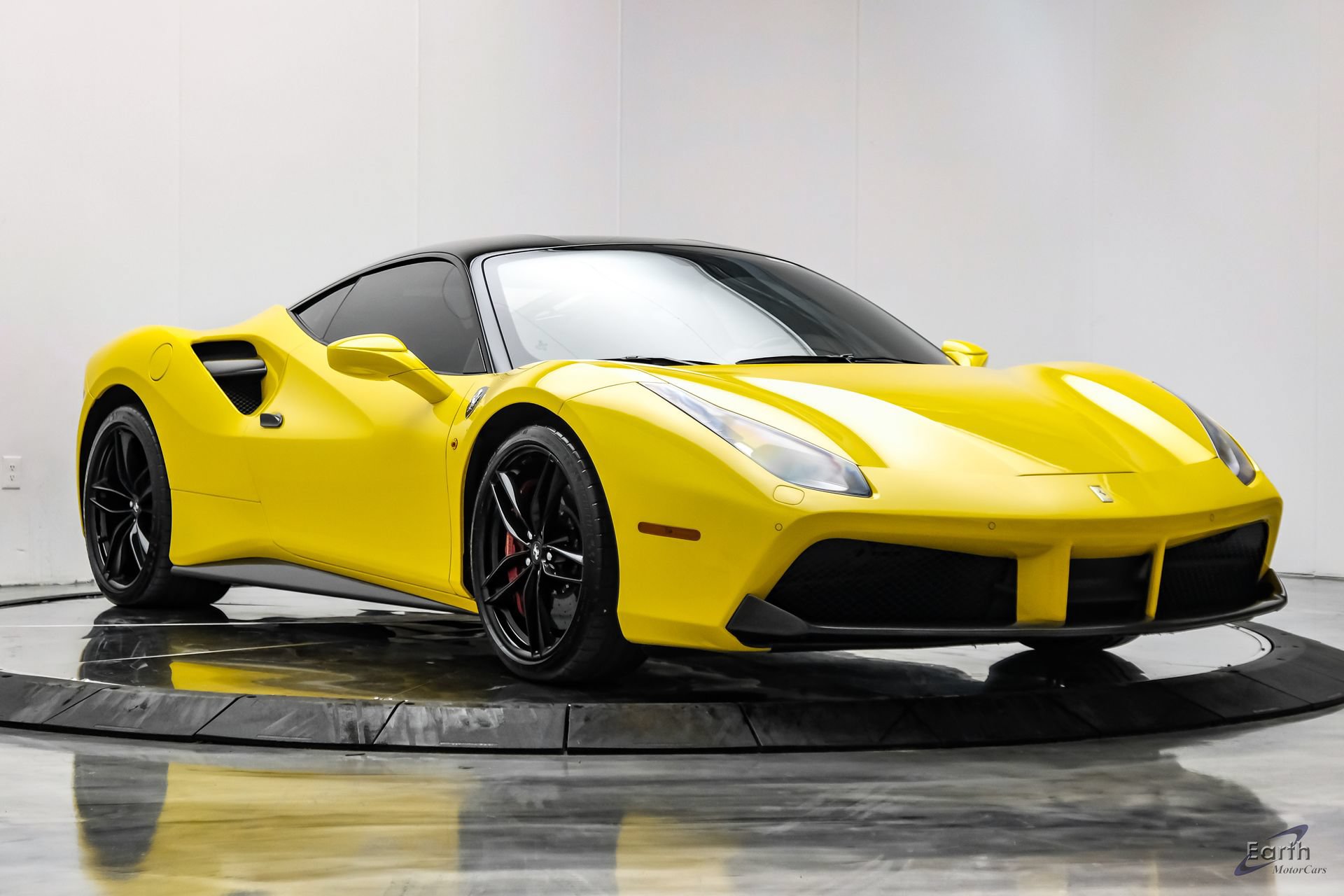 Used 2019 Ferrari 488 GTB RWD image 29