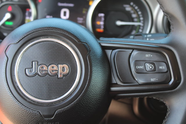 Used 2023 Jeep Wrangler Unlimited w/ Convenience Group AWD/4WD image 19