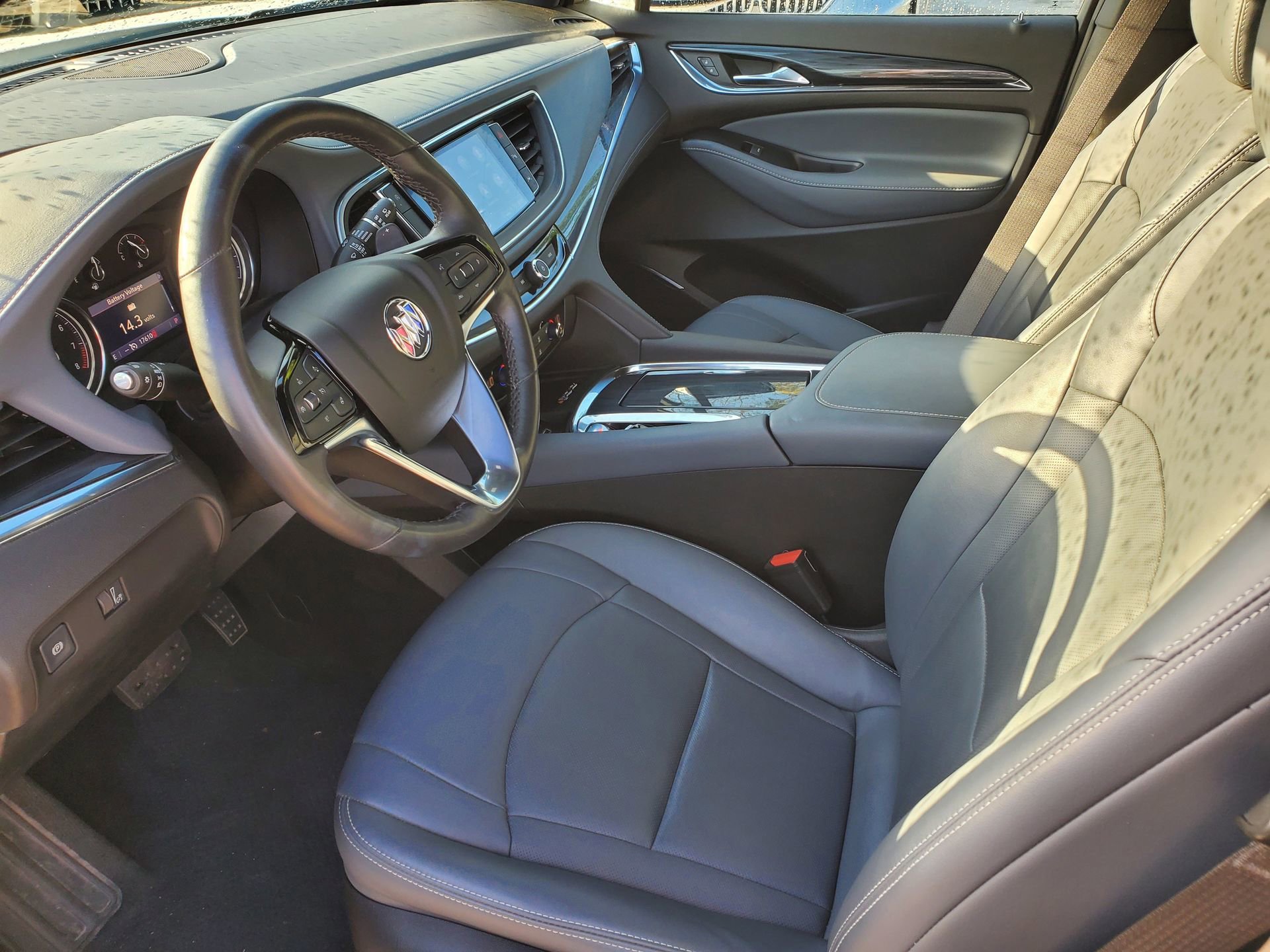 Used 2023 Buick Enclave Essence FWD image 19