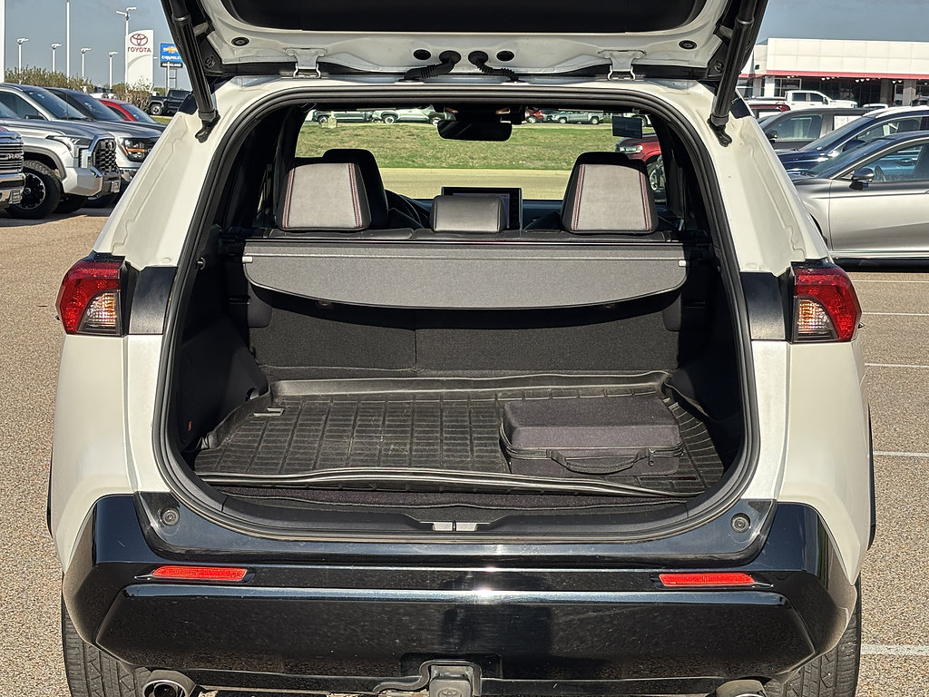 Certified 2021 Toyota RAV4 XSE w/ Weather Package AWD/4WD image 9