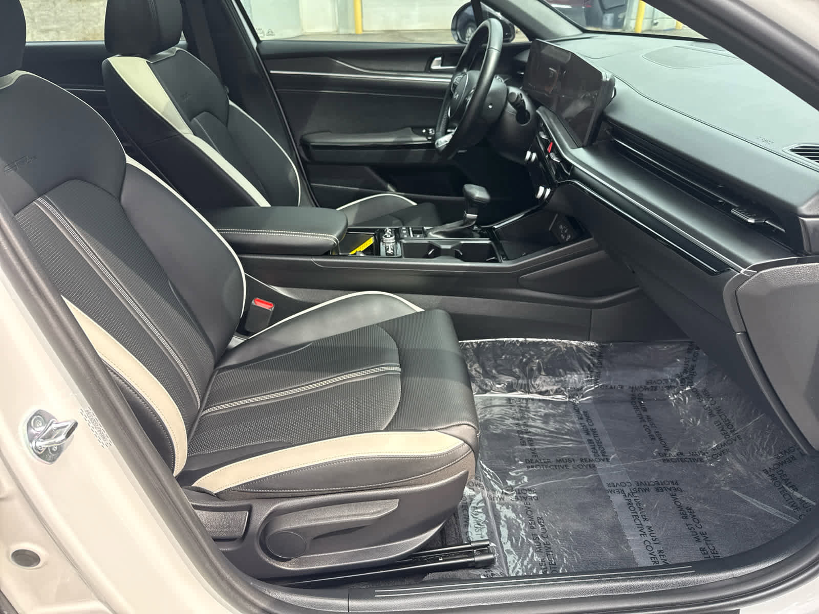 Used 2025 Kia K5 GT-Line w/ GT-Line Premium Package AWD/4WD image 12