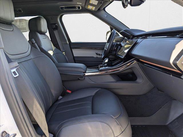 New 2025 Land Rover Range Rover Sport Dynamic SE AWD/4WD image 17
