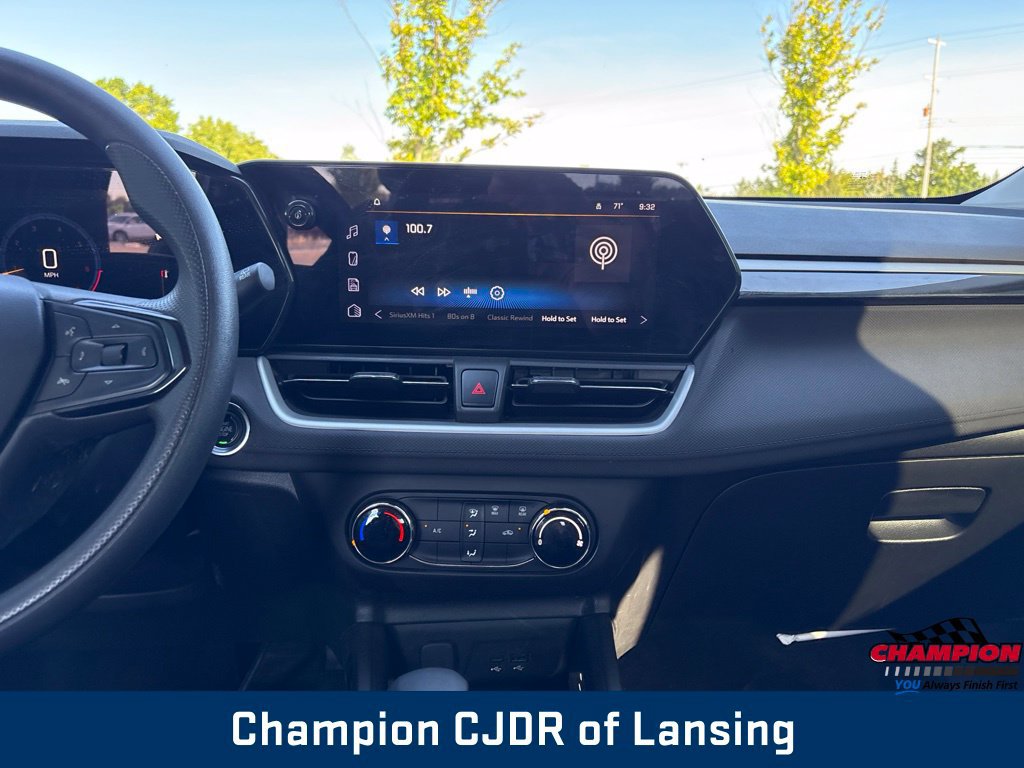 Used 2024 Chevrolet TrailBlazer LS w/ LS Convenience Package AWD/4WD image 3