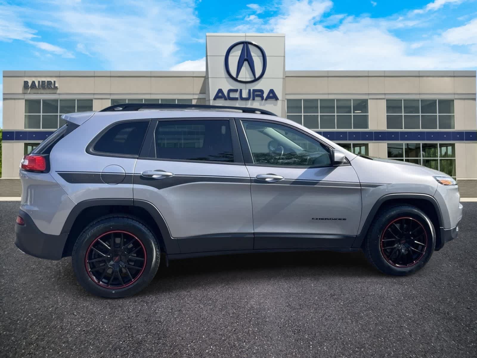 Used 2018 Jeep Cherokee Latitude w/ Altitude Package AWD/4WD image 6