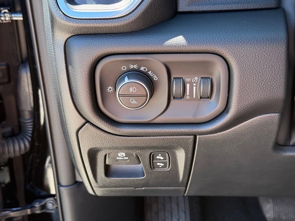 New 2026 RAM 1500 Laramie w/ Night Edition AWD/4WD image 19