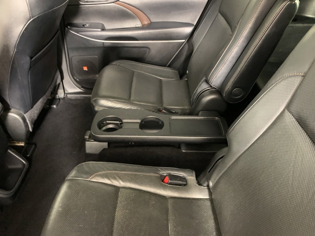 Used 2015 Toyota Highlander Limited image 40
