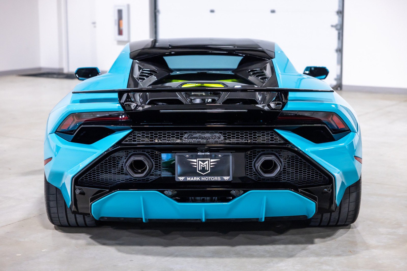 Used 2024 Lamborghini Huracan Tecnica RWD image 8