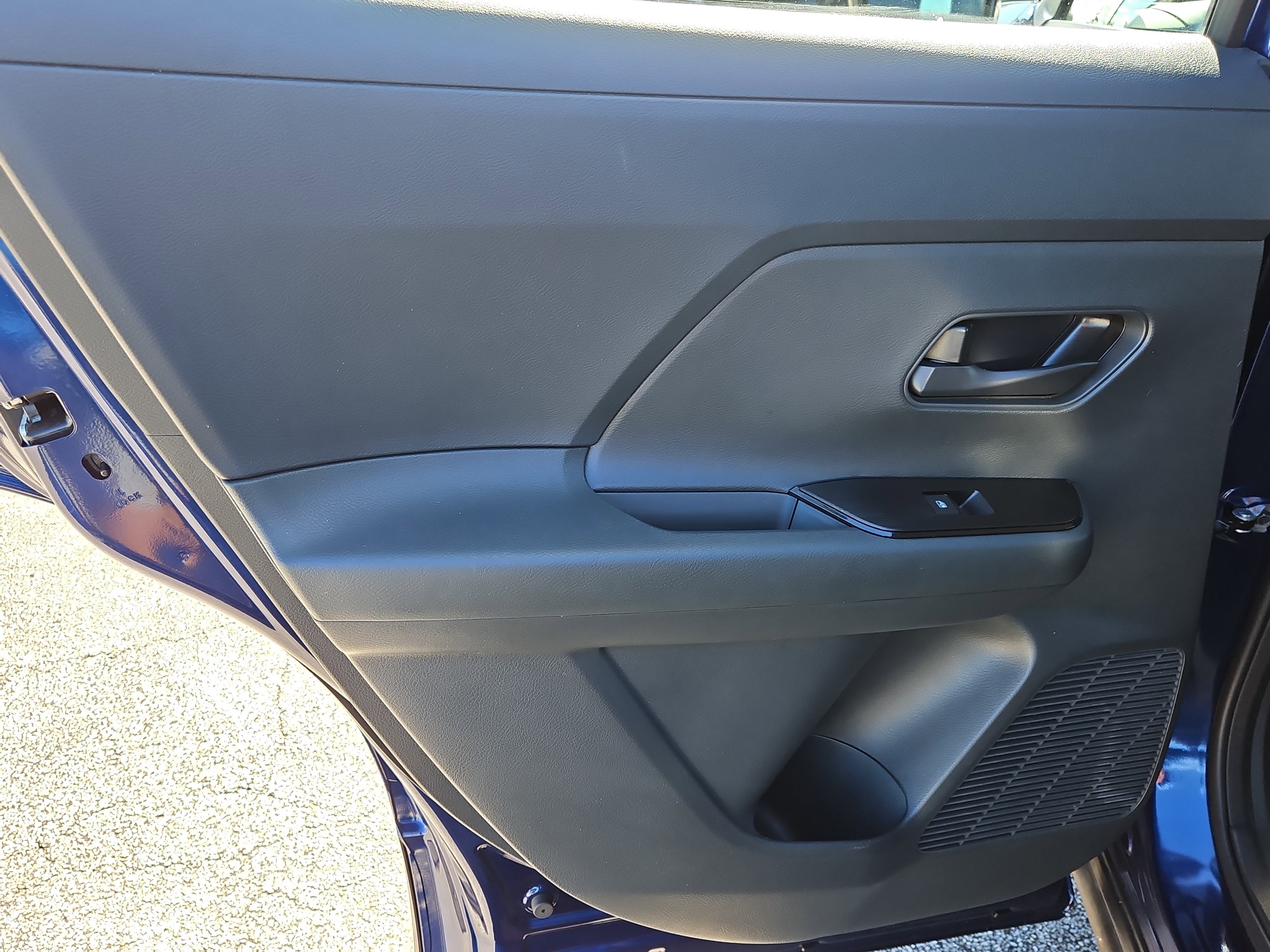 Used 2025 Nissan Kicks S FWD image 10
