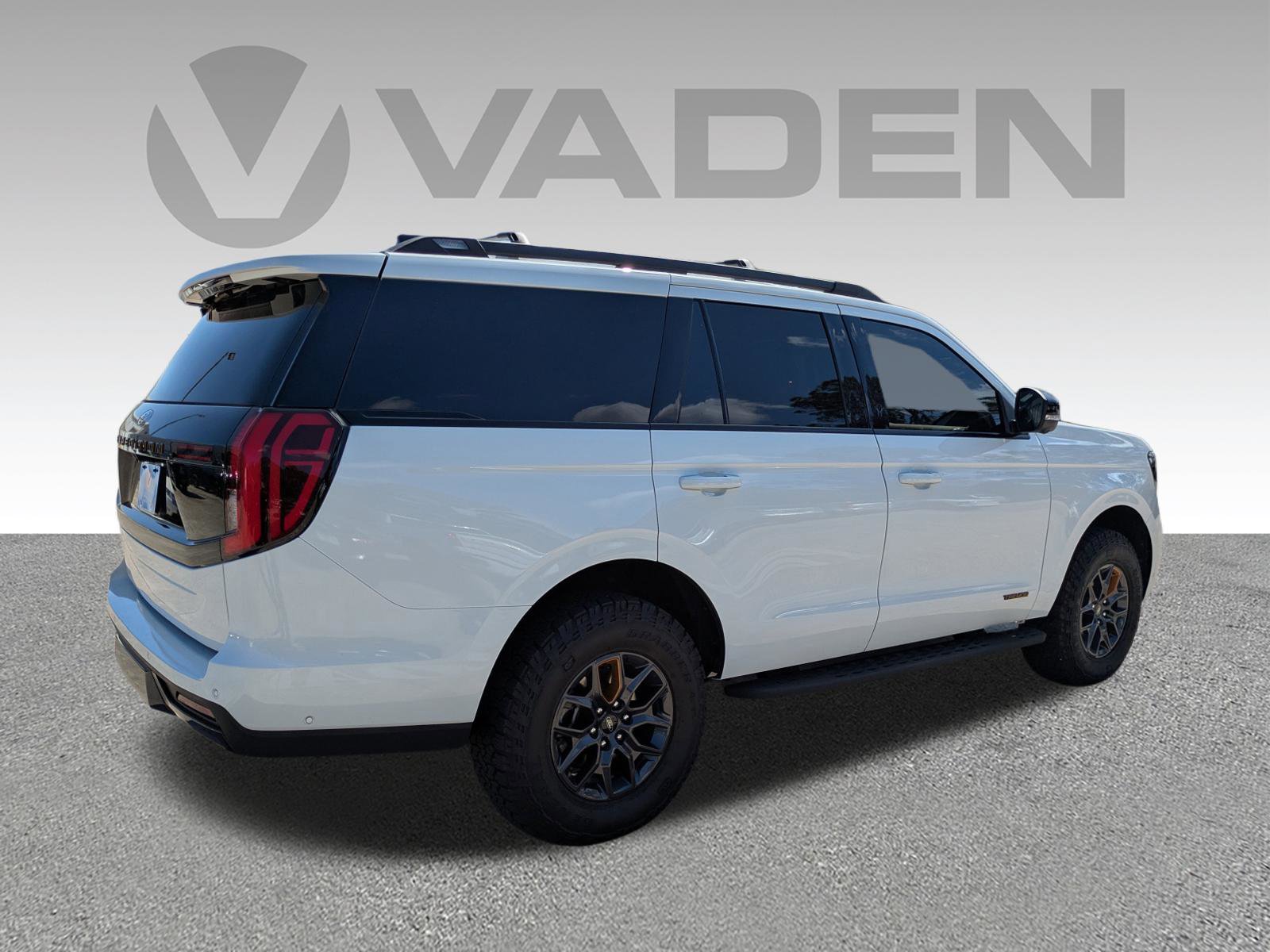 Used 2025 Ford Expedition Tremor image 28