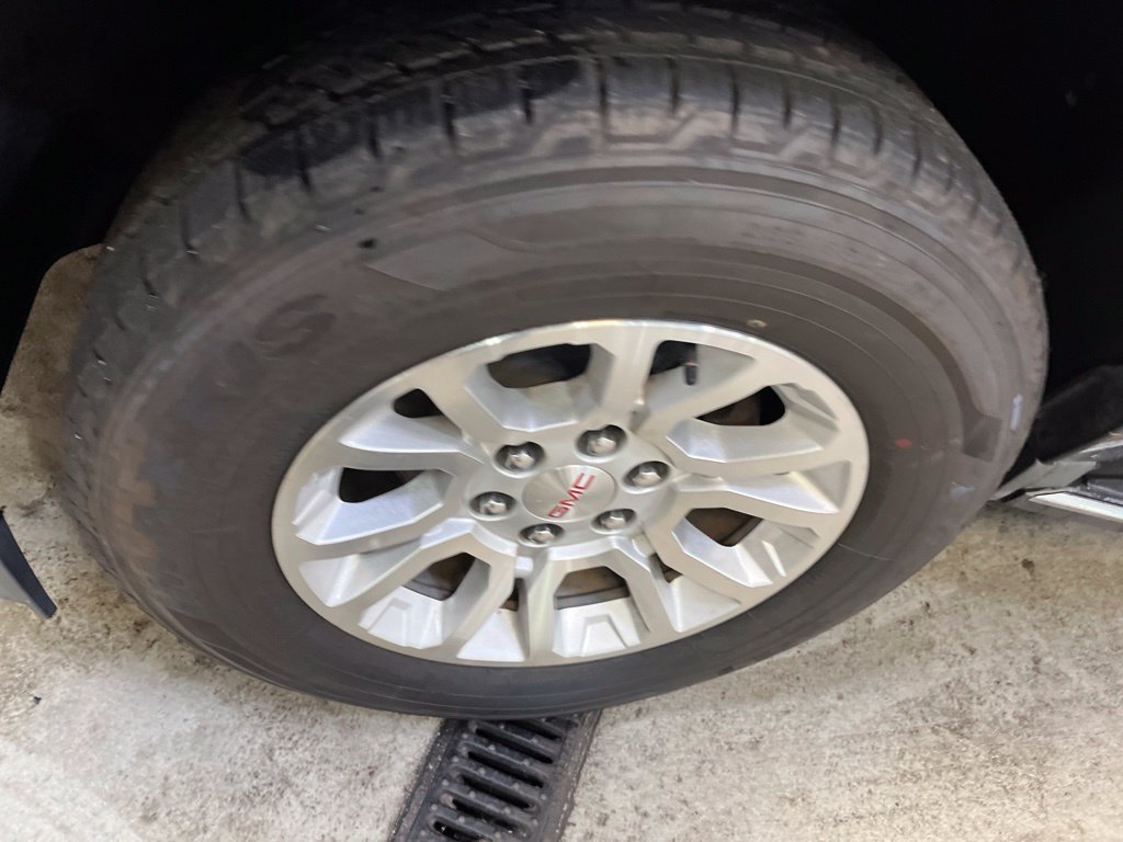 Used 2018 GMC Yukon XL SLT AWD/4WD image 10