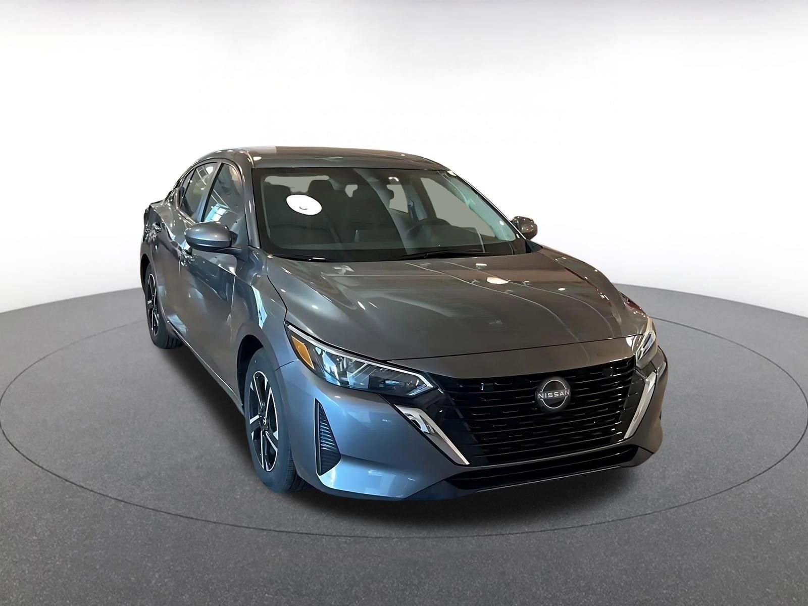 Used 2025 Nissan Sentra SV image 3