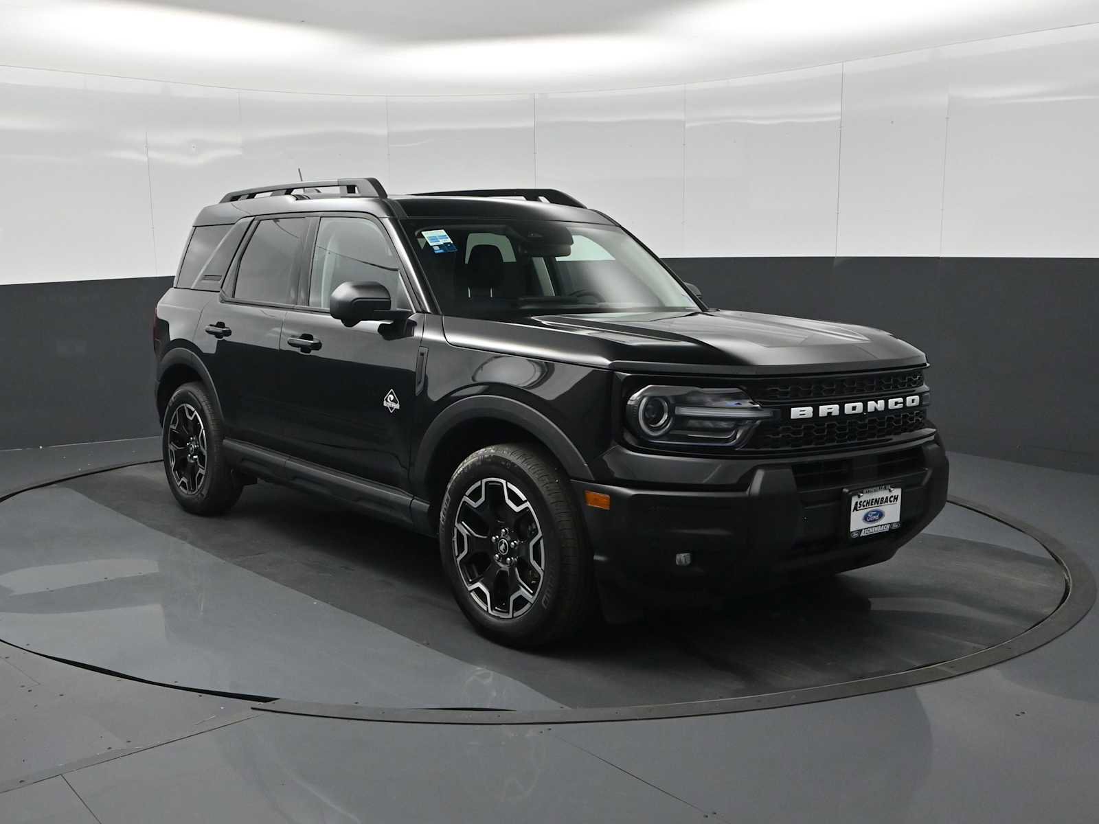 Used 2025 Ford Bronco Sport Outer Banks w/ Outer Banks Tech Package+ image 2