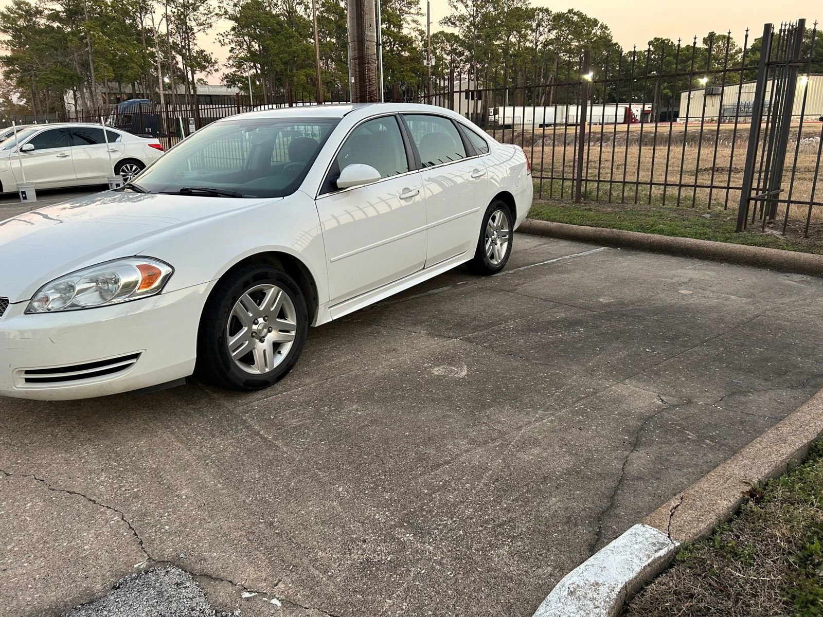 Used 2014 Chevrolet Impala LT image 4