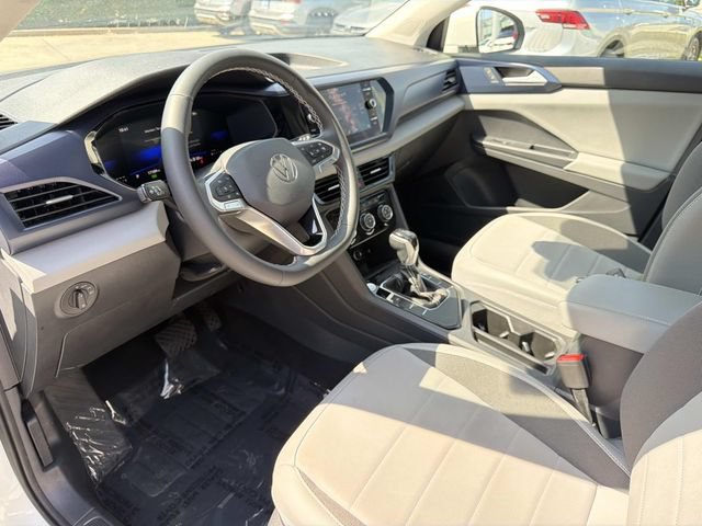 Certified 2023 Volkswagen Taos SE w/ Panoramic Sunroof Package FWD image 15
