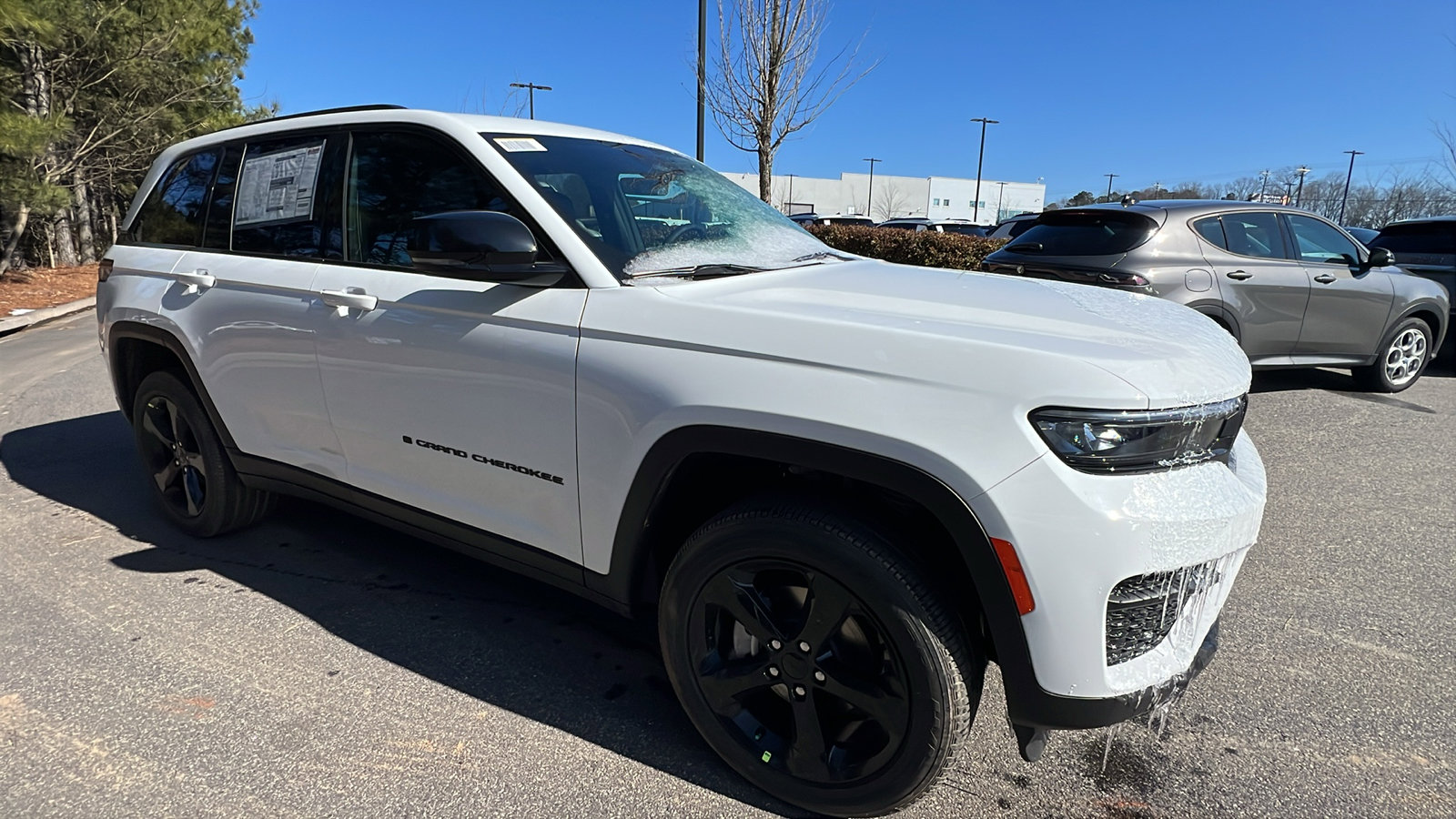 New 2025 Jeep Grand Cherokee 4WD image 5