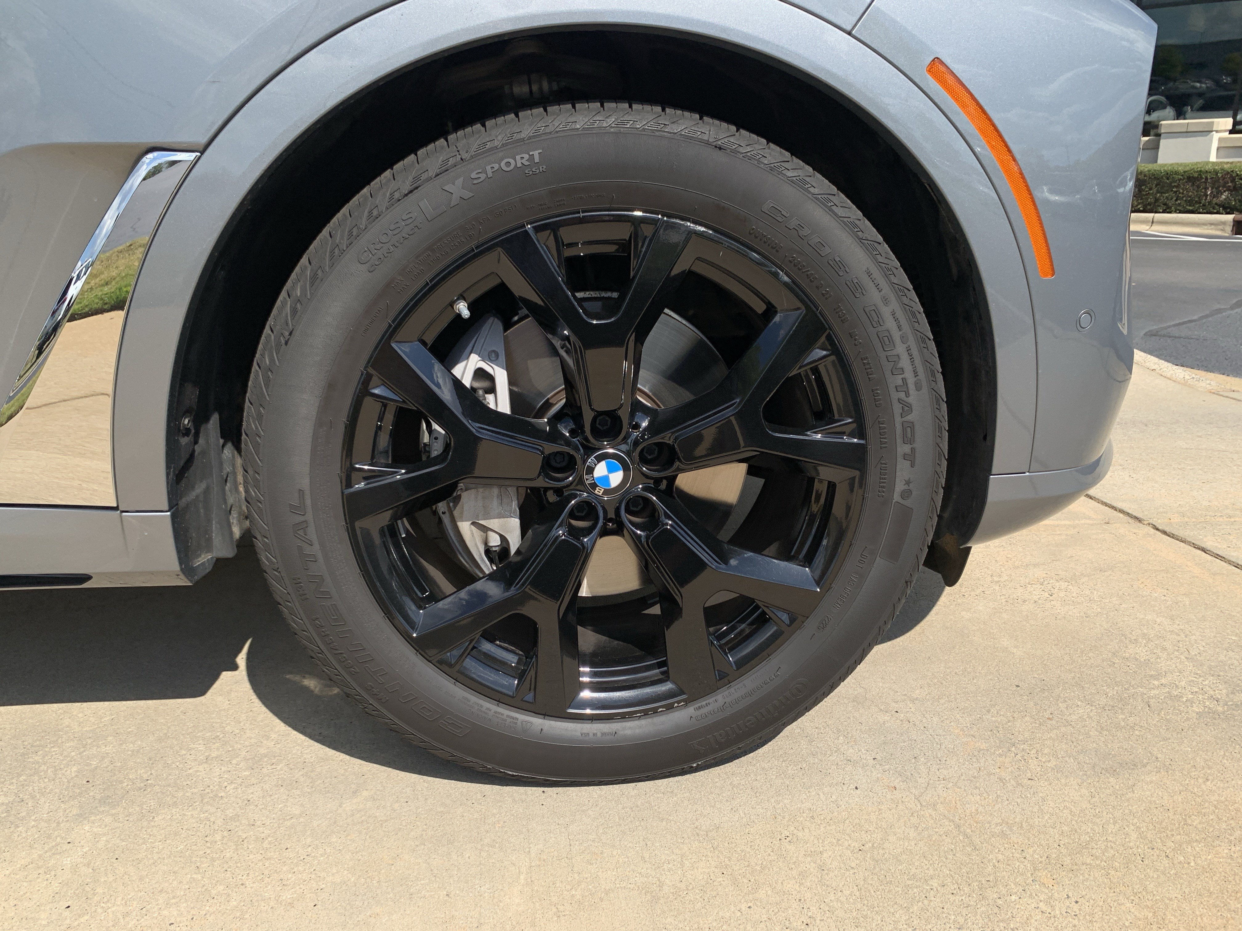Used 2023 BMW X7 xDrive40i w/ Premium Package AWD/4WD image 13
