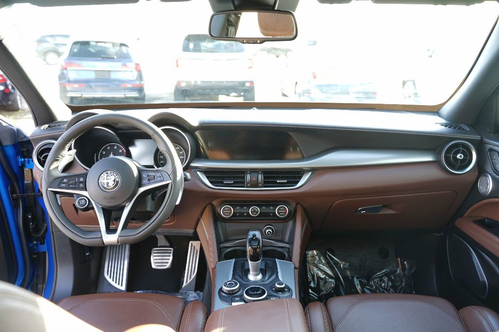 Used 2018 Alfa Romeo Stelvio Ti Sport image 15