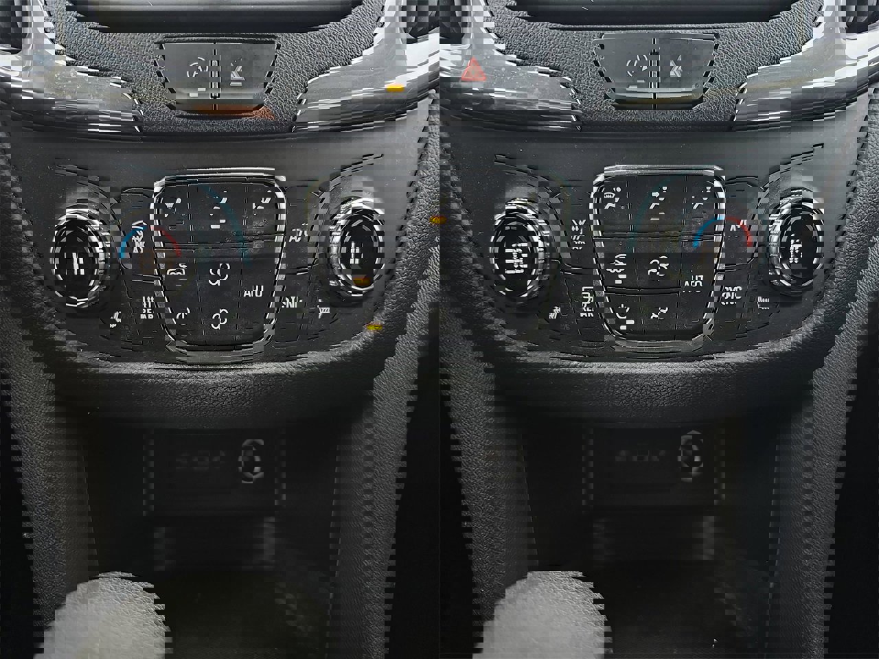 Used 2023 Chevrolet Equinox LT image 21