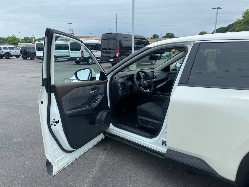 Used 2023 Nissan Rogue SV AWD/4WD image 10