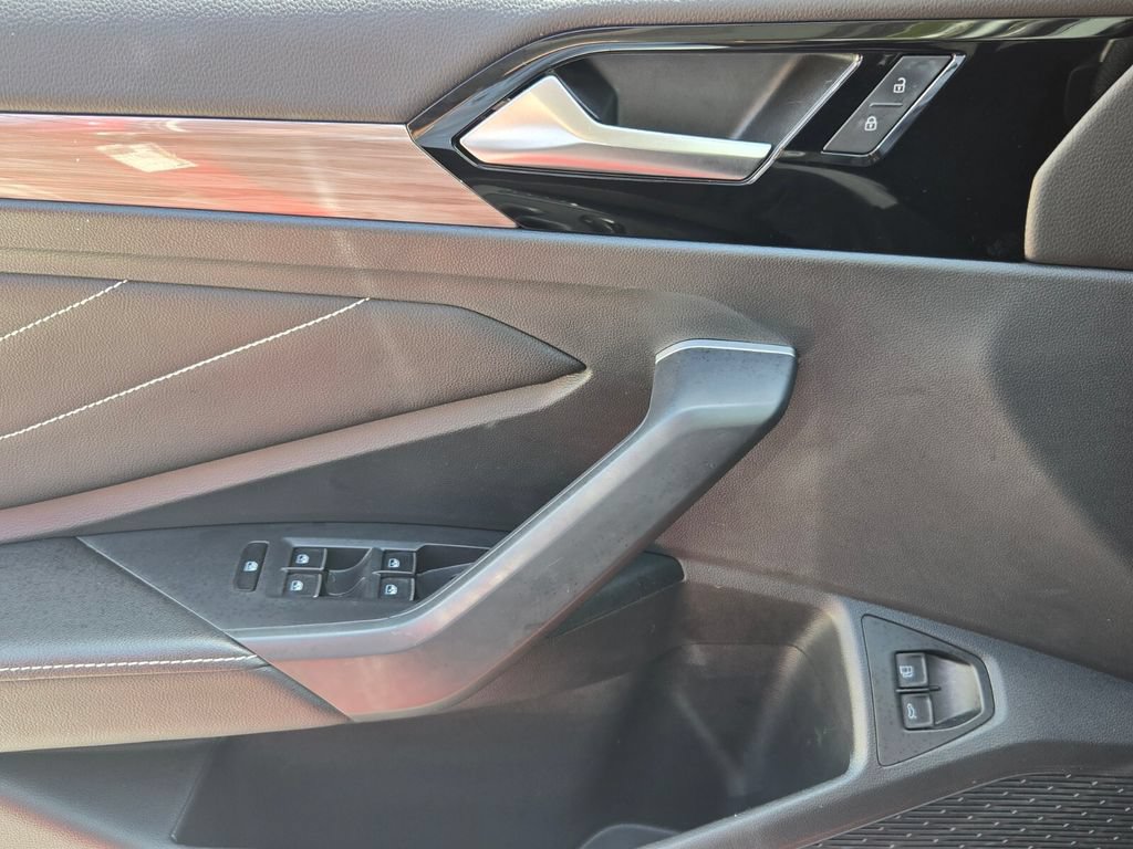 Certified 2023 Volkswagen Jetta SEL FWD image 28