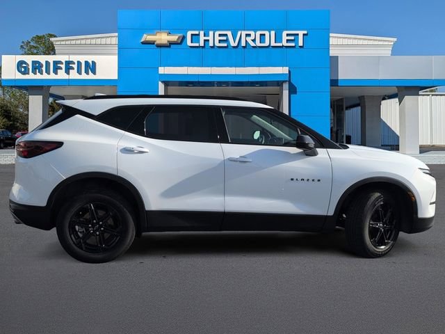 Used 2024 Chevrolet Blazer LT w/ Convenience Package image 3