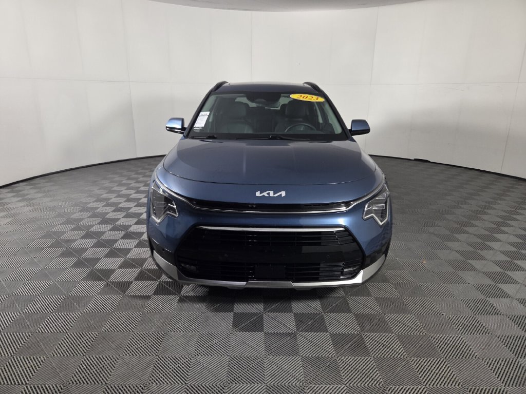 Used 2023 Kia Niro SX Touring FWD image 4