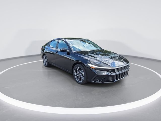 New 2025 Hyundai Elantra SEL image 2