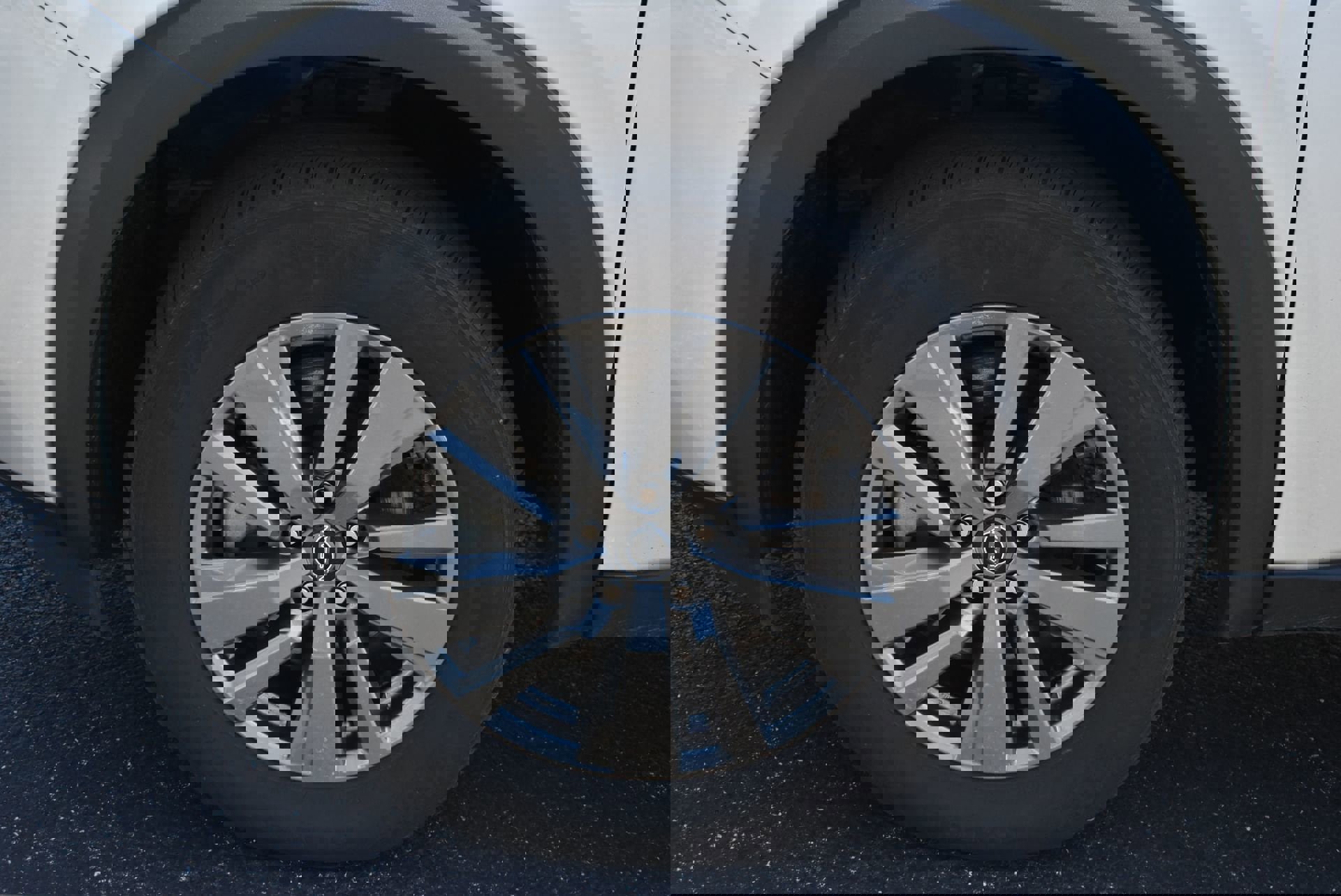 Used 2025 Nissan Pathfinder SV AWD/4WD image 11