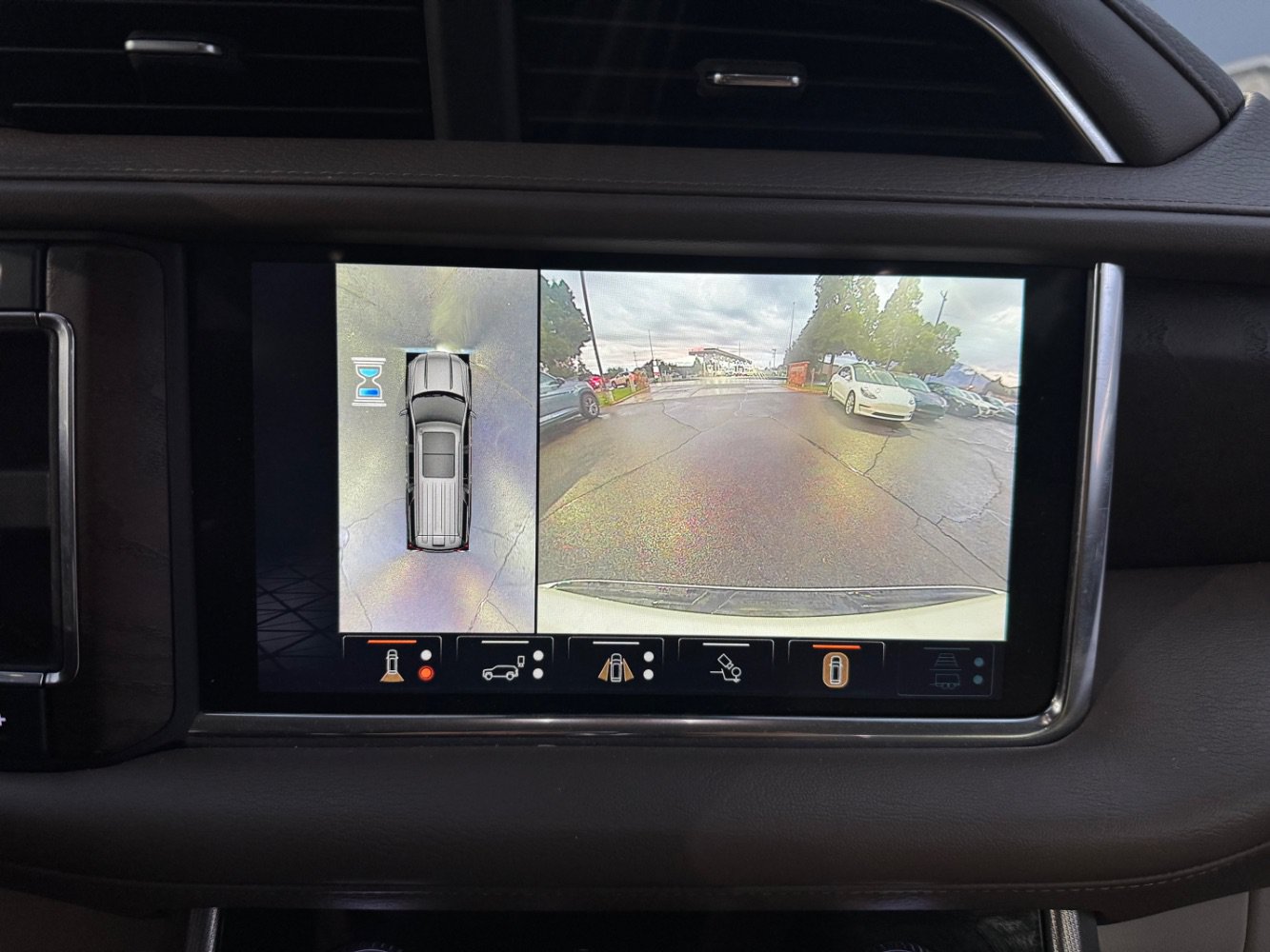 Used 2023 GMC Yukon XL Denali w/ Denali Reserve Package AWD/4WD image 15