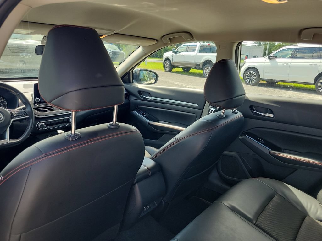 Used 2024 Nissan Altima 2.5 SR FWD image 13