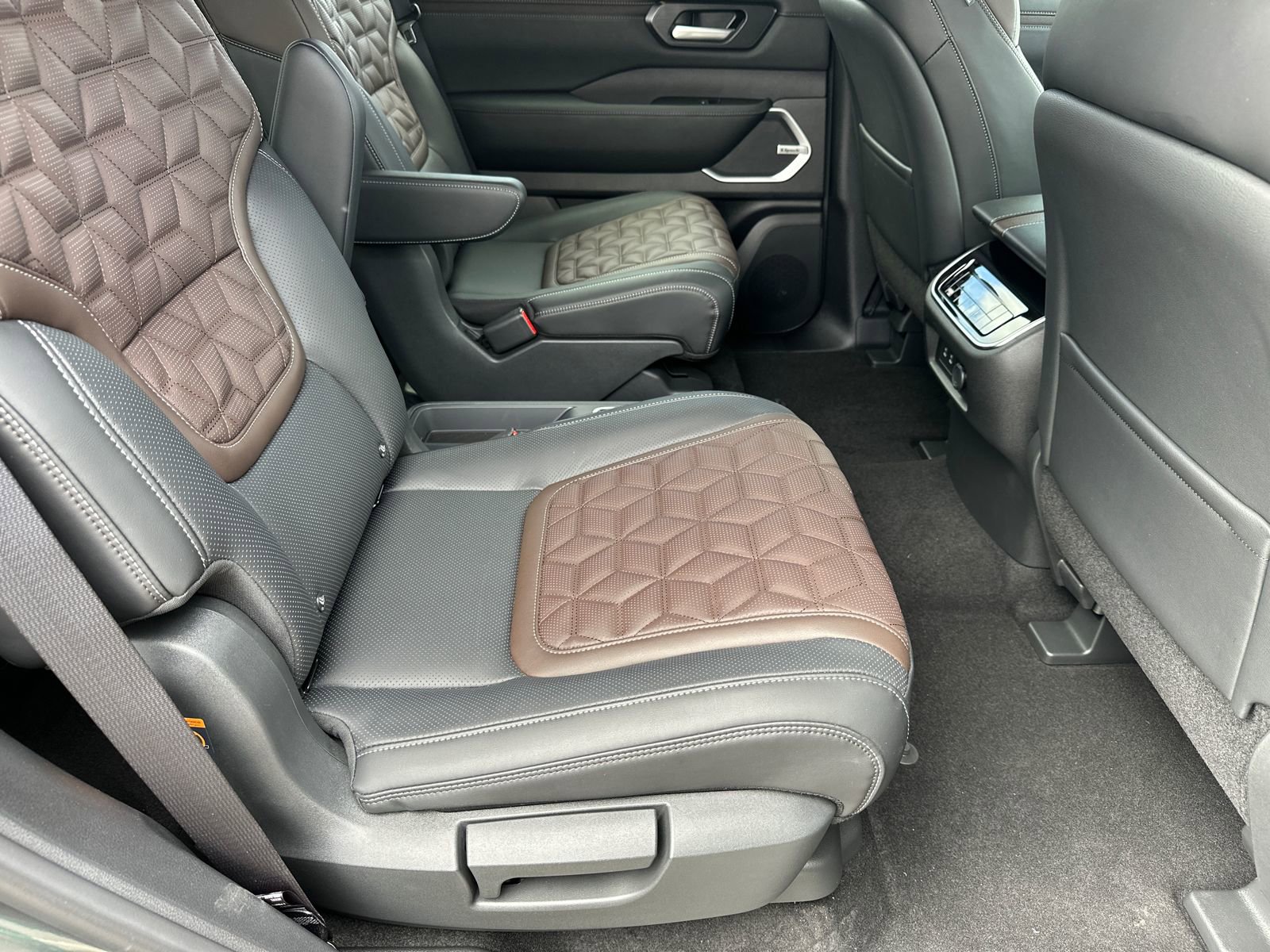 New 2026 Nissan Armada Platinum Reserve image 16