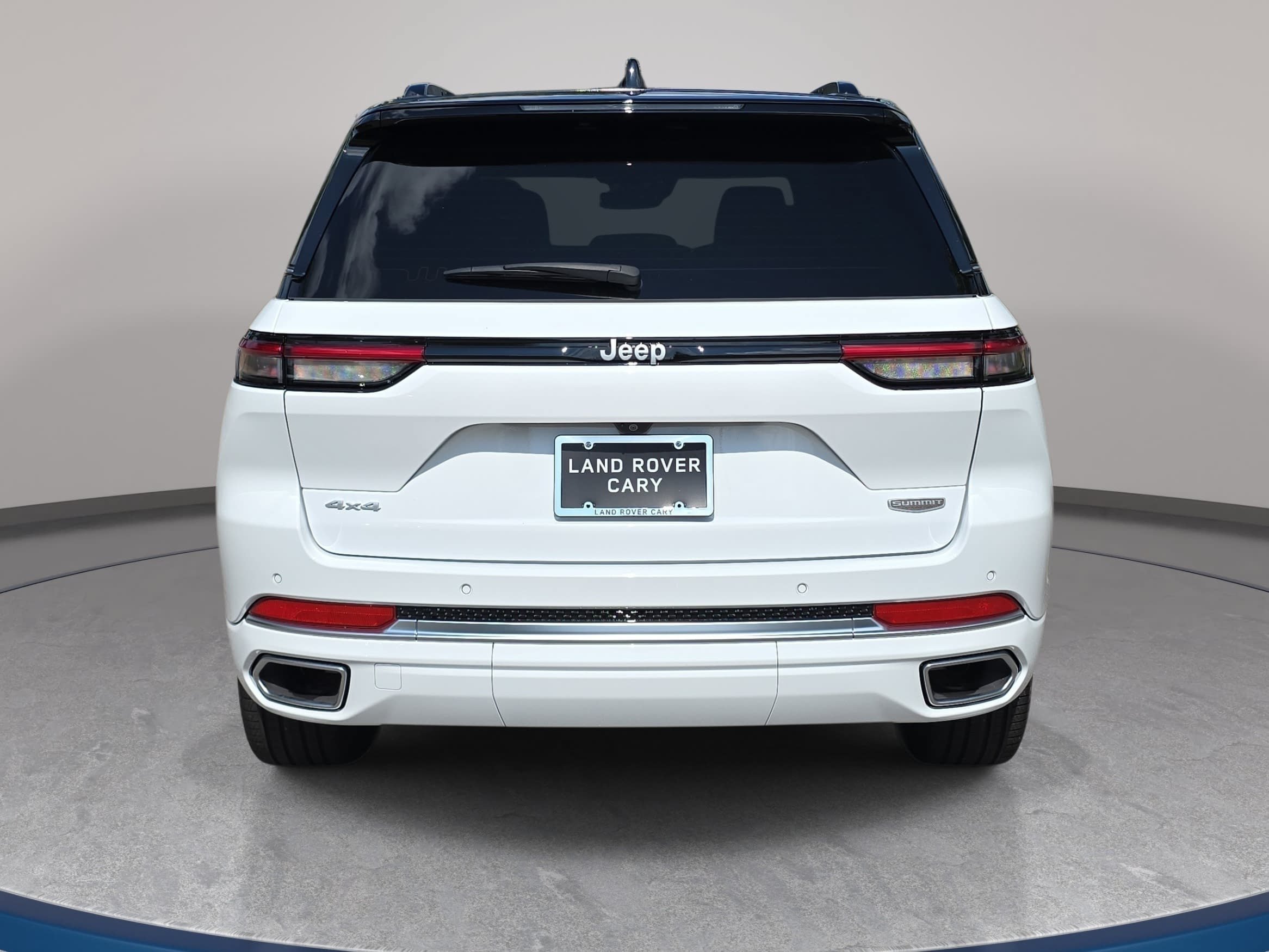 Used 2024 Jeep Grand Cherokee Summit AWD/4WD image 6